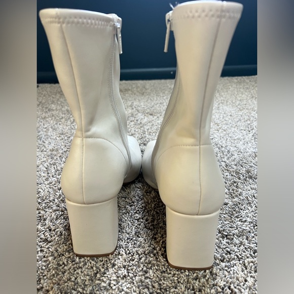 Cream boots - Picture 3 of 5